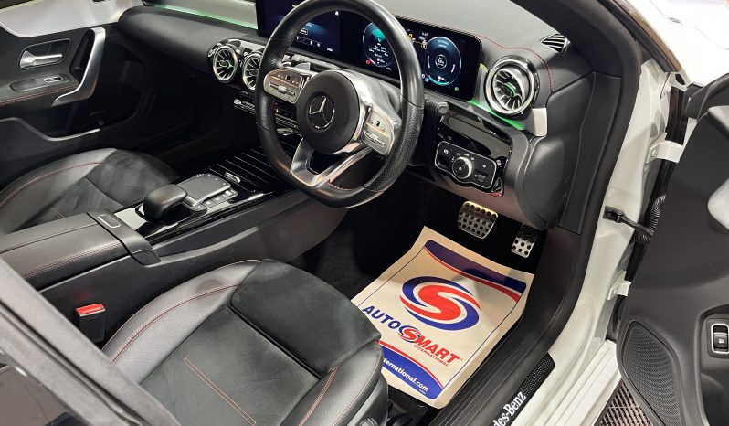
								2023 Mercedes CLA 250e AMG Line Premium 8G full									