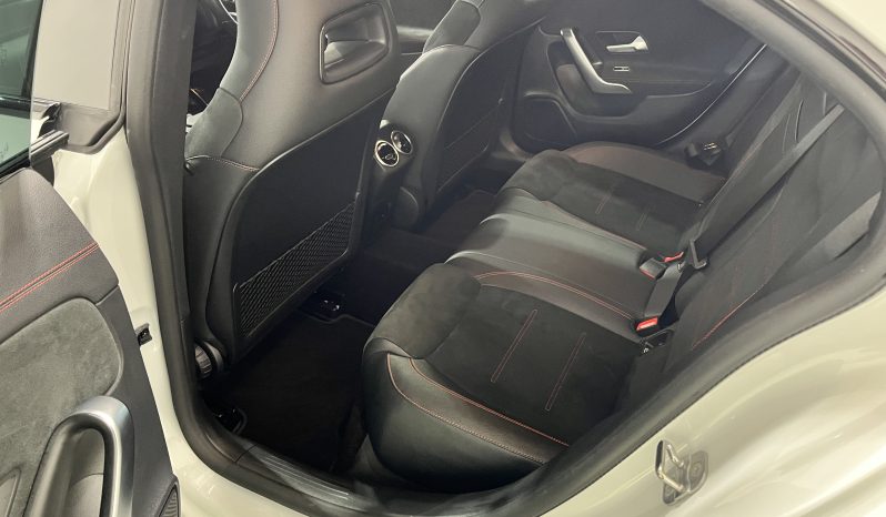 
								2023 Mercedes CLA 250e AMG Line Premium 8G full									