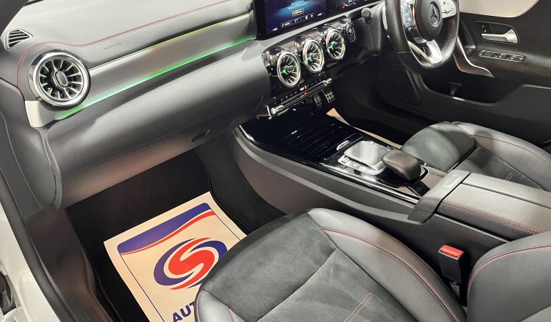 
								2023 Mercedes CLA 250e AMG Line Premium 8G full									