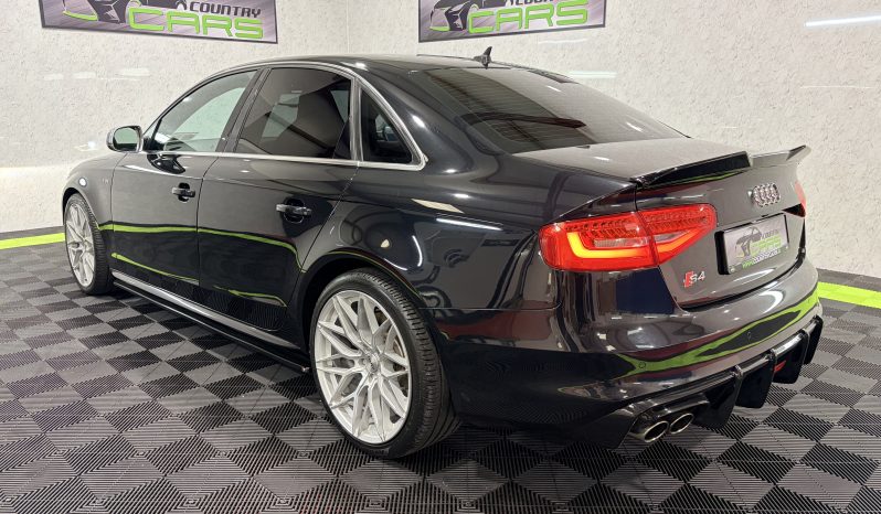 
								2013 Audi S4 3.0 V6 TFSI Quattro full									