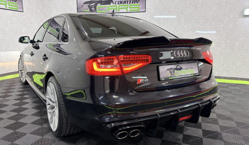
								2013 Audi S4 3.0 V6 TFSI Quattro full									