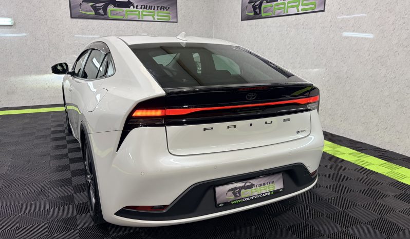 
								2023 Toyota Prius 2.0 Hybrid Auto full									