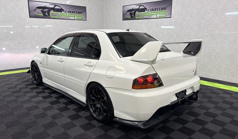 
								2005 Mitsubishi Lancer Evolution IX full									