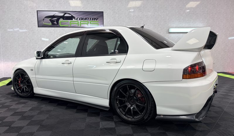 
								2005 Mitsubishi Lancer Evolution IX full									