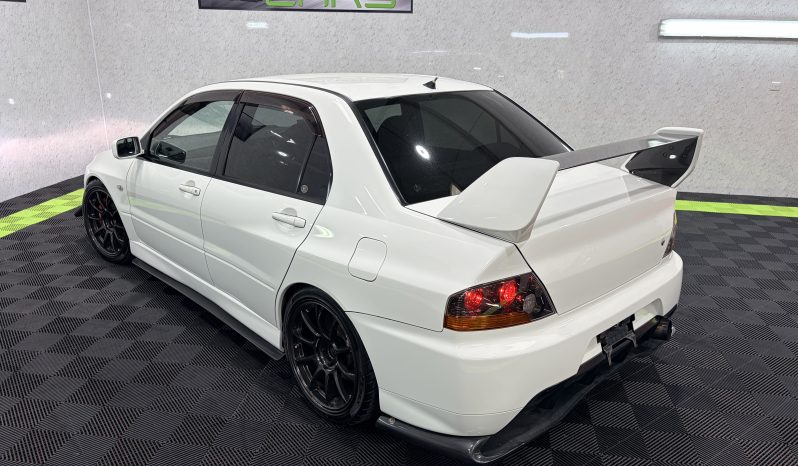 
								2005 Mitsubishi Lancer Evolution IX full									